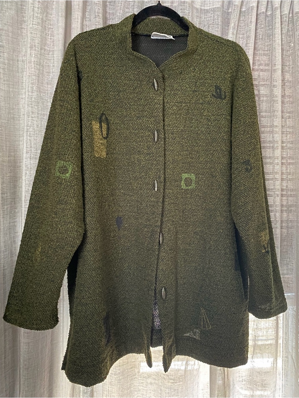 BREAD Staley Gretzinger Size 2
Olive Boucle Wearable Art
Jacket Toggle Button La